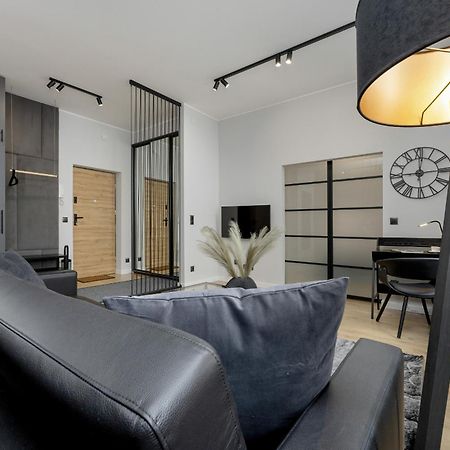 Exclusive Grey And Red Apartment In Warsaw Center By Noclegi Renters 外观 照片